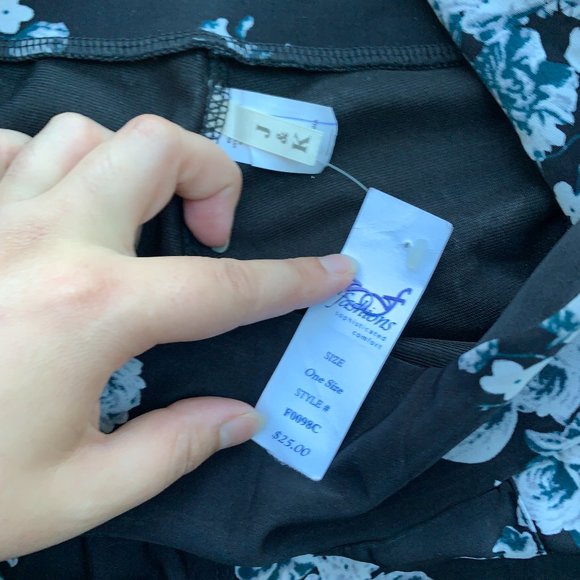 floral high-waisted shorts with a ton of stretch NWT - Picture 2 of 5